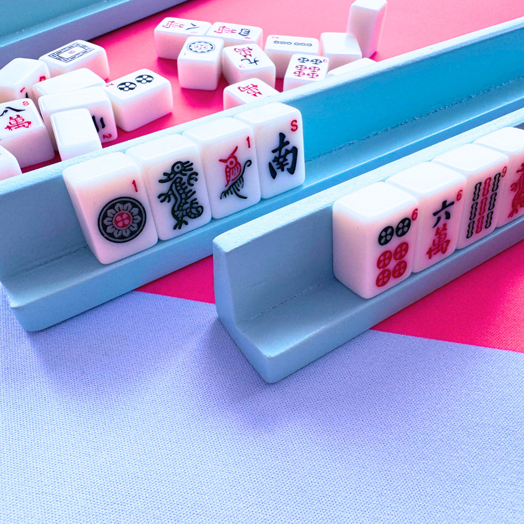 My Fair Mahjong MINI MAHJONG MAT  |  Color Wave  |  21" x 21": Green Center- Pink Scallop