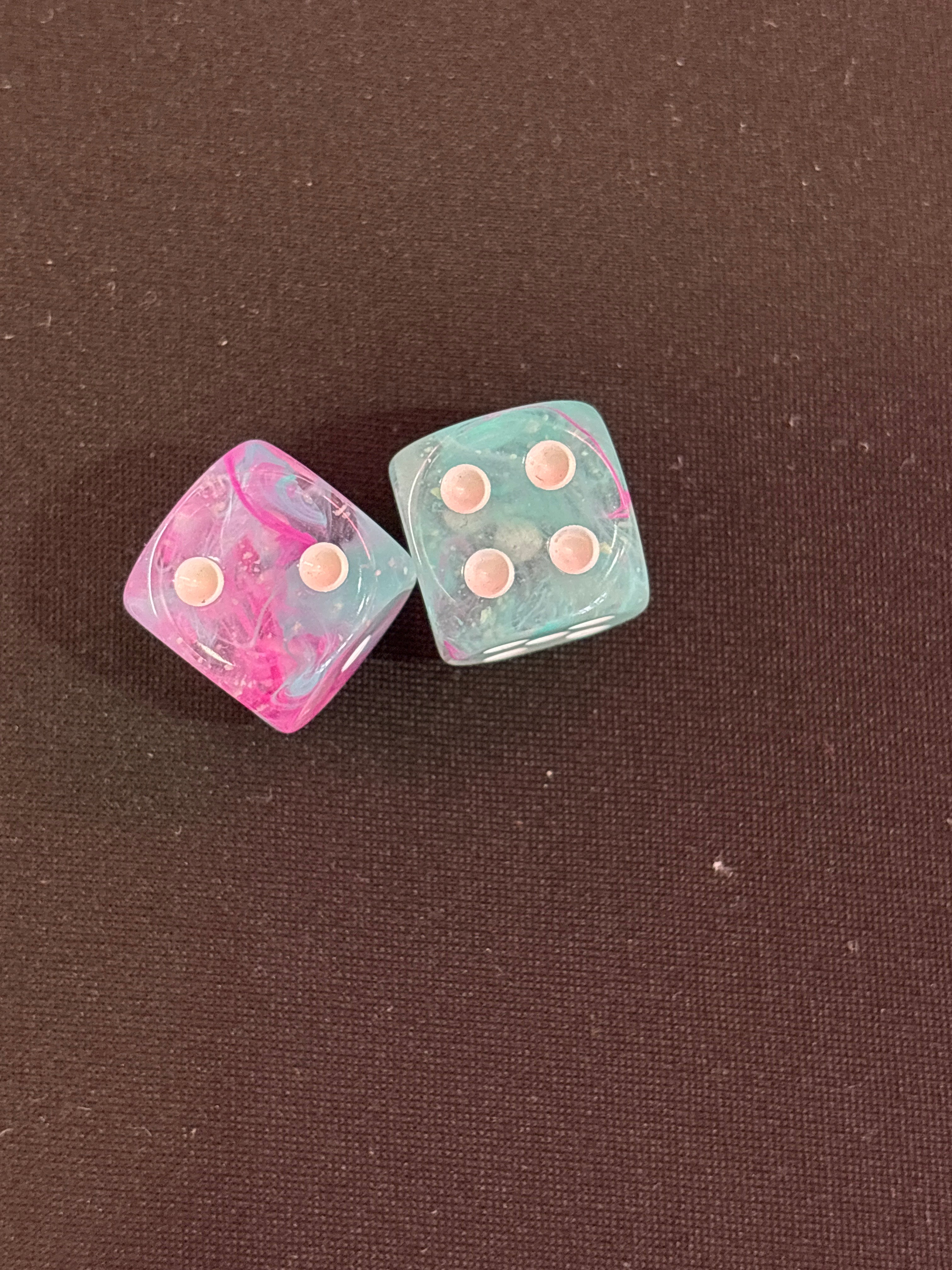 Tie Dye Mahjong Dice