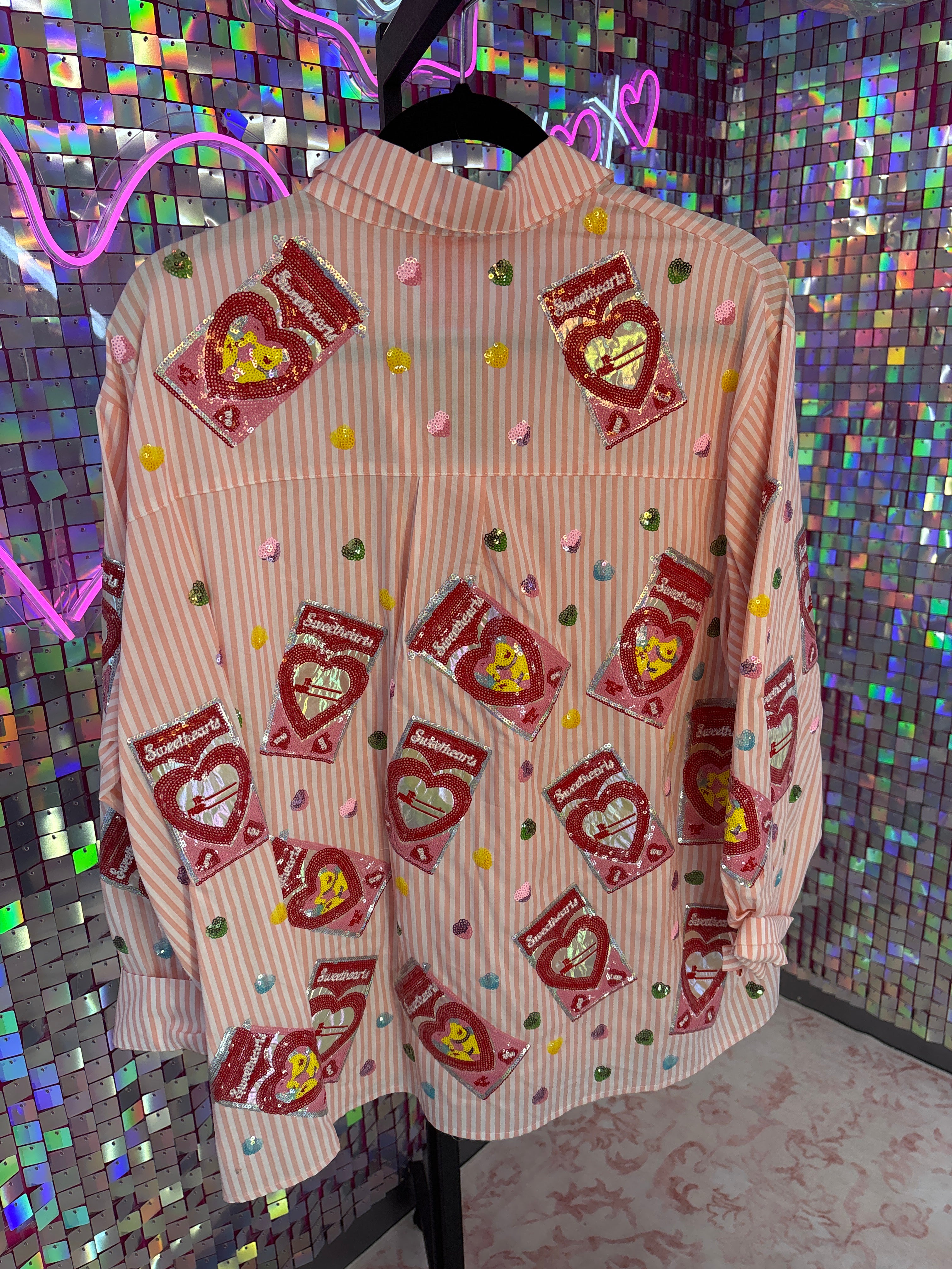 Queen of Sparkles QOS EUC Pink Valentines Sweetheart Button Up M