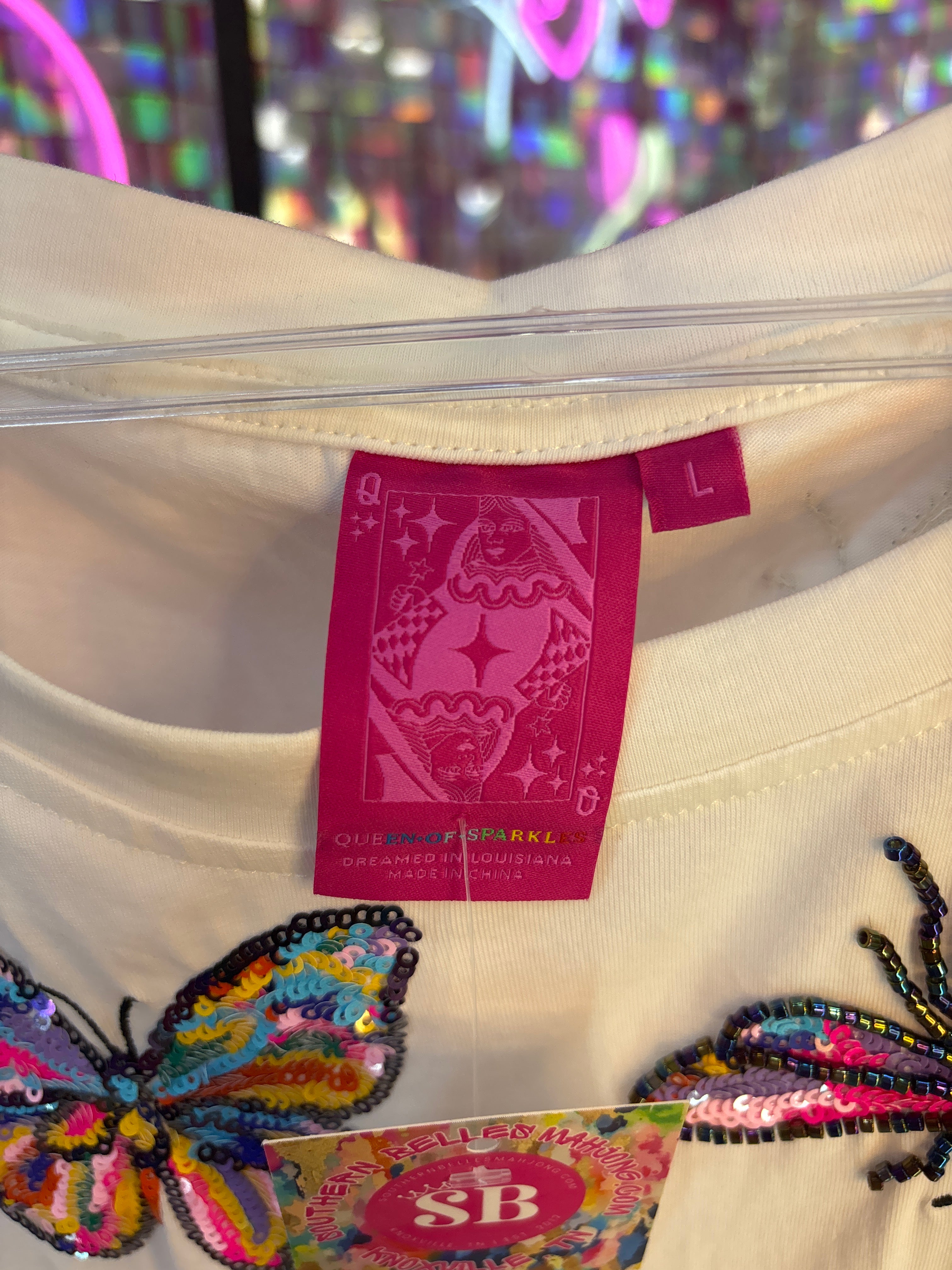 Queen of Sparkles QOS EUC White Butterfly and Bee Tee L