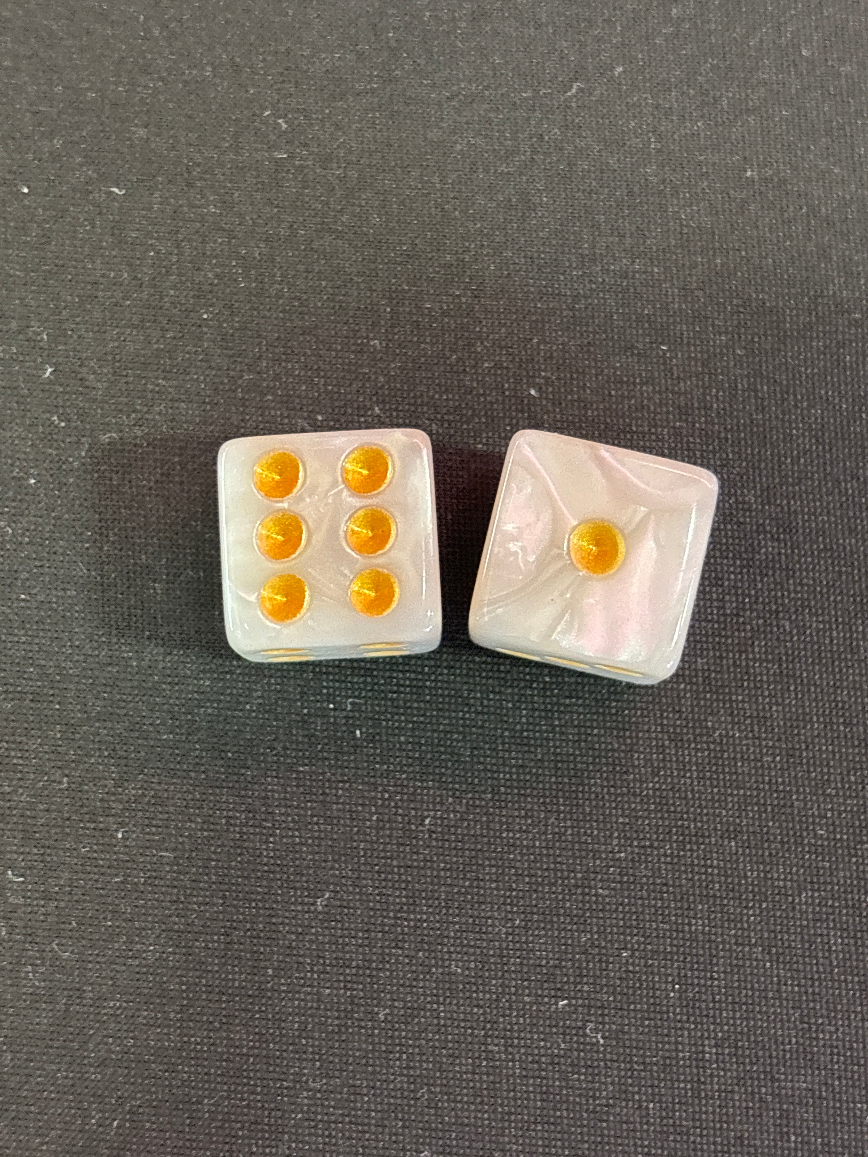 Pearl White Gold Dot Mahjong Dice