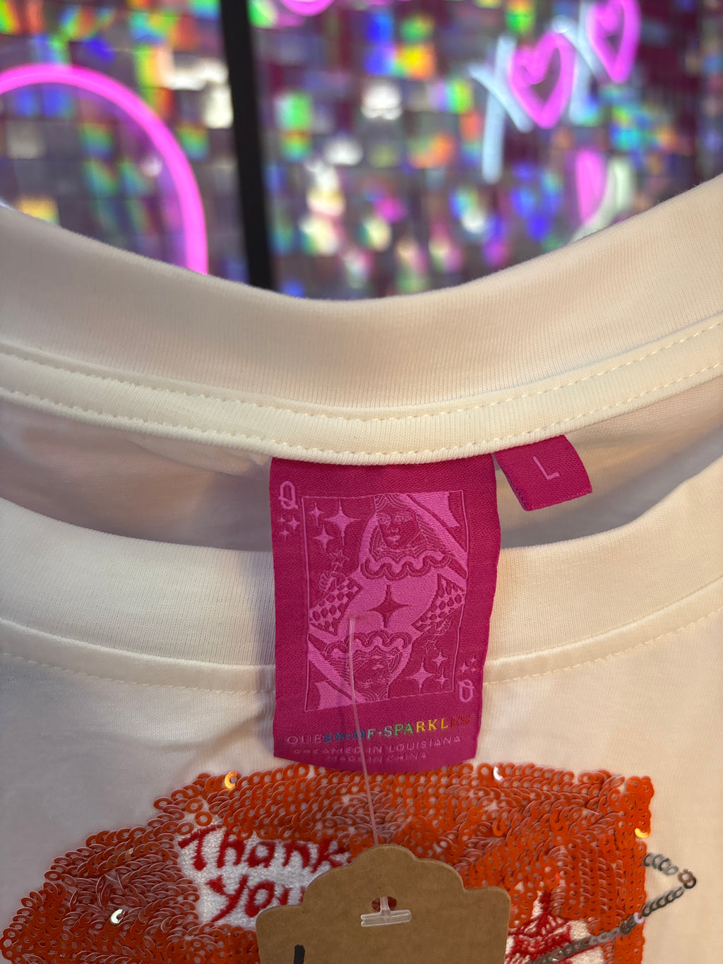 Queen of Sparkles QOS EUC White Chinese Takeout Tee L