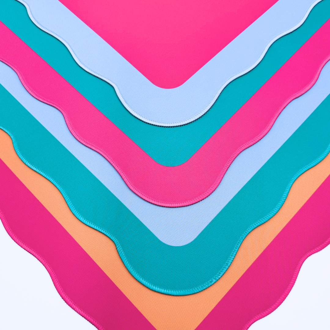 My Fair Mahjong MAHJONG MAT  |  Color Wave  |  31" x 31": Green Center- Pink Scallop