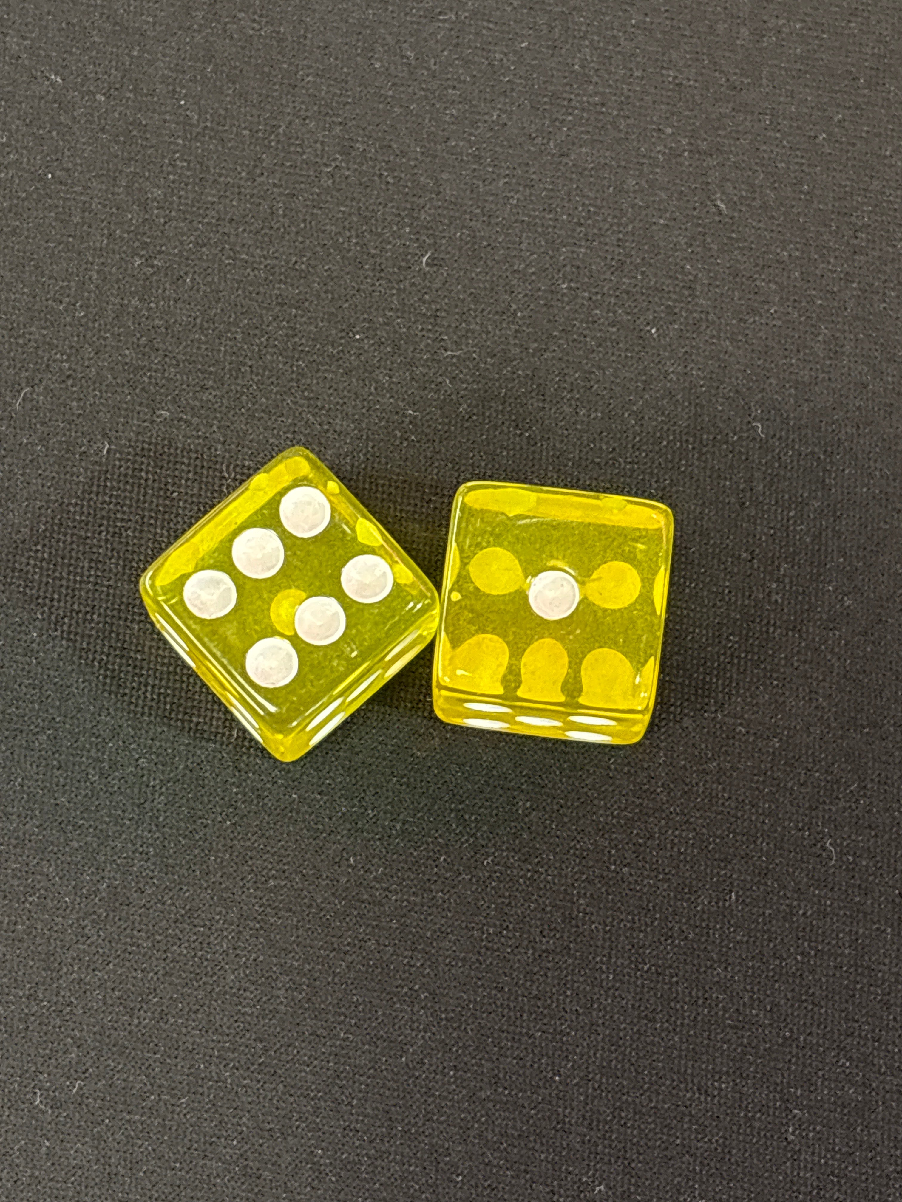 Yellow Clear Mahjong Dice