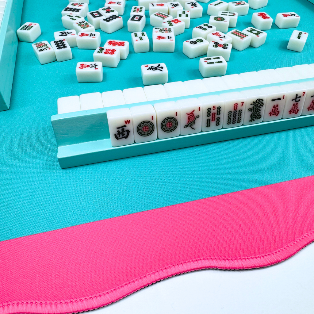 My Fair Mahjong MINI MAHJONG MAT  |  Color Wave  |  21" x 21": Green Center- Pink Scallop